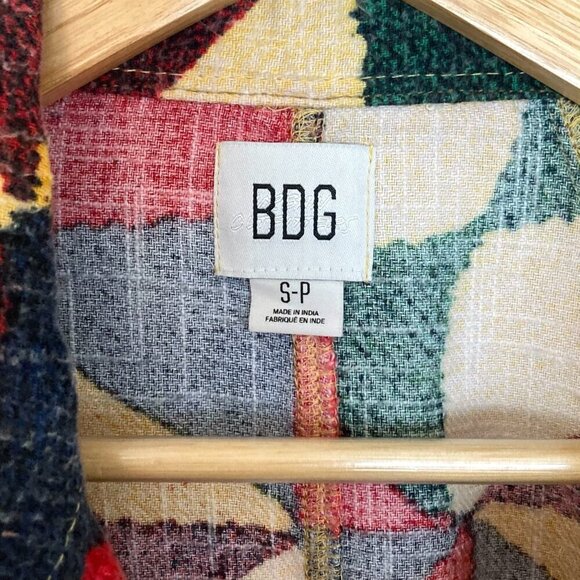 BDG by Urban Outfitters Brody Geometric Print Flannel Button Up Shirt Shacket - Picture 6 of 15